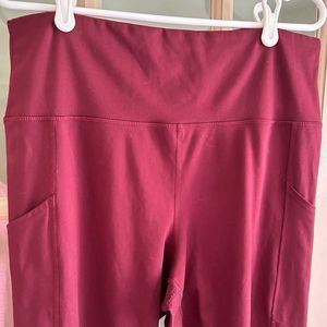 American Eagle “The Everything Pocket Legging” burgundy
